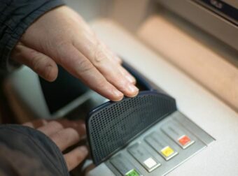 Προσοχή! Άμα δείτε αυτό στο ATM φύγετε μακριά – Μπορούν να σας «αδειάσουν» τους λογαριασμούς – Viral