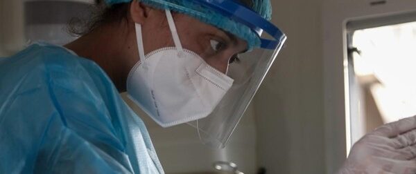 Μαύρη μέρα με περισσότερα από 37.000 νέα κρούσματα – Στους 634 οι διασωληνωμένοι – Ελλάδα