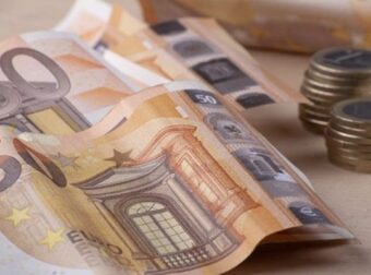 Σοκ για 600.000 συνταξιούχους: Μείωση έως και 152 ευρώ – Αναλυτικοί πίνακες – Οικονομία