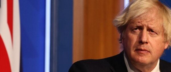 Νέο "κράξιμο" Βρετανών σε Μπόρις Τζόνσον: Κορωνοπάρτι μια μέρα πριν την κηδεία του πρίγκιπα Φιλίππου – Κόσμος