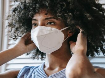 Μήπως η υψηλή μάσκα προστασίας που έχεις είναι "μαϊμού"; Τα 12 σημάδια που θα σε κάνουν να το καταλάβεις – Ειδήσεις