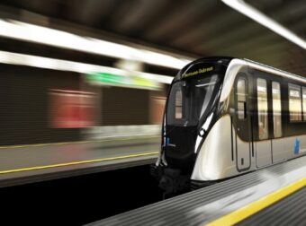 Άνδρας έριξε γυναίκα στις γραμμές του μετρό και εξαφανίστηκε – Πως τον συνέλαβε η αστυνομία (Προσοχή: Σκληρές εικόνες) – Κόσμος