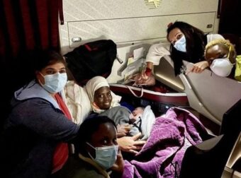 Τρομερό περιστατικό σε πτήση: Γιατρός ξεγέννησε γυναίκα σε αεροπλάνο – Εκείνη έδωσε στο μωρό το όνομά της! (photo) – Funny-Περίεργα