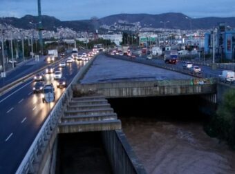 Σοκ στον Κηφισσό: Γυναίκα έπεσε και τραυματίστηκε (εικόνες) – Ελλάδα