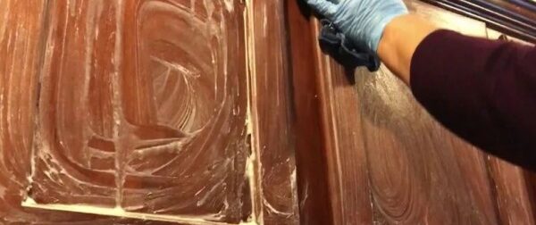 Απολυμαντικό καθάρισμα στα ντουλάπια της κουζίνας με 1 υλικό – Η πιο αποτελεσματική λύση – Σπίτι