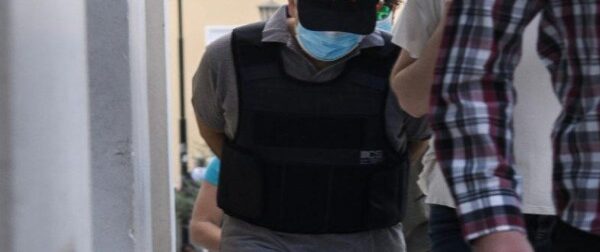 "Ψευτογιατρός" : Συγκλονίζει νέα μαρτυρία ασθενούς με σκλήρυνση κατά πλάκας – Ουρές σε μοναστήρι για να εξετάσει – Ελλάδα