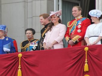 Βασίλισσα Ελισάβετ: Αυτοί είναι 14 κανόνες που δεν μπορεί με τίποτα να σπάσει – Funny-Περίεργα