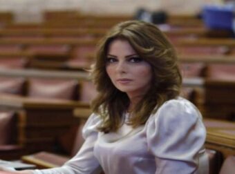 Κατερίνα Παπακώστα: «Να επιβληθούν πρόστιμα στους εγκλωβισμένους οδηγούς που δεν είχαν αλυσίδες!» – Σάλος με τη βουλευτή της Νέας Δημοκρατίας – Πολιτική