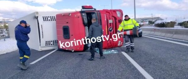 Κακοκαιρία “Ελπίδα”: Νταλίκα ανετράπη στην Αθηνών-Κορίνθου – Σοκαριστικές εικόνες από το σημείο (photos-video) – Ελλάδα