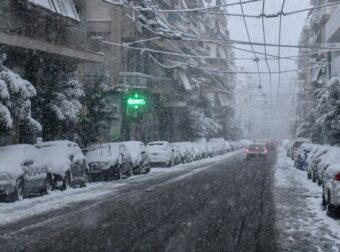 Τι θα ισχύσει αύριο και μεθαύριο για σχολεία, βρεφονηπιακούς, τηλεργασία, δικαστήρια και εμβολιασμούς – Ελλάδα