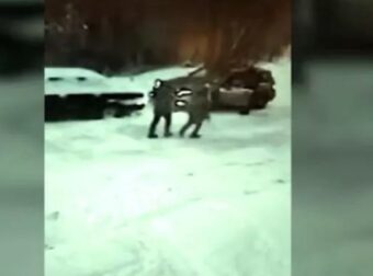 Το βίντεο της φρίκης: Παιδόφιλος και ο εραστής του αρπάζουν 5χρονη – Τη βίασαν και μετά την έσφαξαν – Έγκλημα