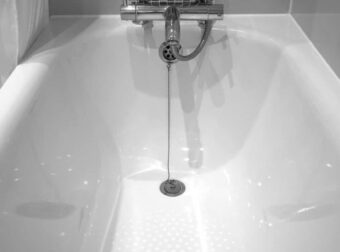 Μικρόβια στη μπανιέρα; Αυτό είναι το λάθος που κάνετε και δεν τα εξαφανίζετε – Σπίτι