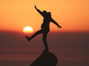 Τι χρειάζεται το κάθε ζώδιο για να φτιάξει η διάθεσή του – Ζώδια