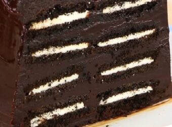 Μπισκοτογλυκό με Oreo – Έτοιμο σε 15 λεπτά και μόνο με 4 υλικά! – Συνταγές