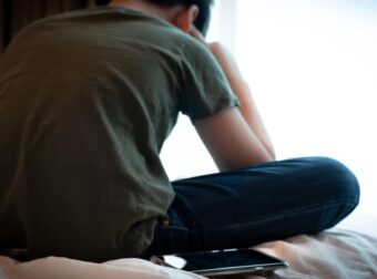 Συγκλονιστική ιστορία 12χρονου στην Ηλεία: Είχαν πεθάνει οι φυσικοί του γονείς και τώρα "έφυγαν" και οι θετοί από κορωνοϊό – Ελλάδα