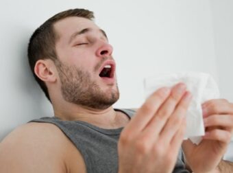 Αυτός είναι ο λόγος που το πιπέρι μας κάνει να φτερνιζόμαστε – Ομορφιά & Υγεία