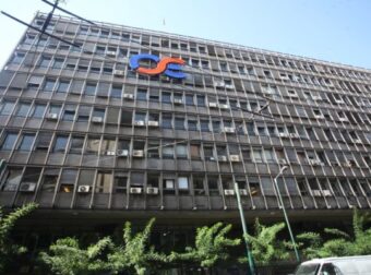 Τρόμος στο κέντρο της Αθήνας: Επίθεση αγνώστων στο κτήριο του ΟΣΕ (video) – Ελλάδα