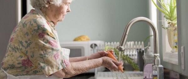 8 μυστικά των γιαγιάδων για τον καθαρισμό των δύσκολων λεκέδων, που οι νέες νοικοκυρές δεν γνωρίζουν – Σπίτι