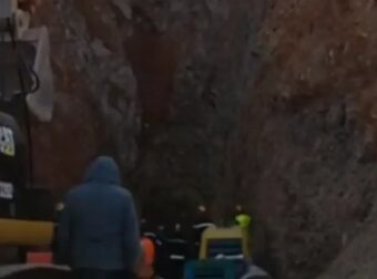 Αγωνία στο Μαρόκο: Ξαπλωμένος o 5χρονος που εγκλωβίστηκε σε πηγάδι – Δείτε Live την προσπάθεια απεγκλωβισμού – Κόσμος