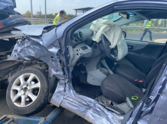 Πολύ σοβαρό τροχαίο στην Ελευσίνα:  Όχημα παρέσυρε πεζό – Η κατάσταση του θύματος – Ελλάδα