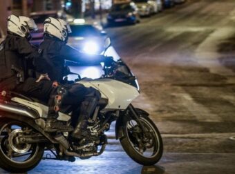 Ανατριχιαστικές λεπτομέρειες για τη δολοφονία στην Κυψέλη: Ο απίστευτα μαρτυρικός θάνατος του παιδιού στα χέρια του εραστή της μητέρας του (video) – Έγκλημα