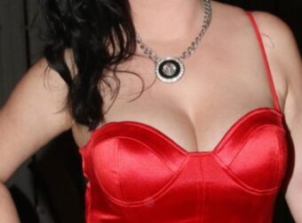 Αρραβώνας για πασίγνωστη Ελληνίδα ηθοποιό: Παντρεύεται μουσικό-θρύλο των Pink Floyd (photo) – Gossip