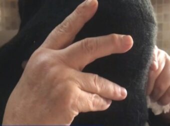 Ίλιον: «Χείμαρρος» αγάπης για τη γιαγιά που έκλεψε τρόφιμα – «Πουλήθηκα στον διάβολο για ένα δάνειο» (video) – Ελλάδα