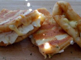 Θα πάθετε πλάκα: Η πιο εύκολη και νόστιμη τυρόπιτα με πίτα από σουβλάκι – Συνταγές