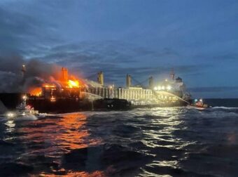 Έχασα τον πατέρα μου, όταν πήρε φωτιά το καράβι που εργαζόταν. Ήμουν 11 χρονών