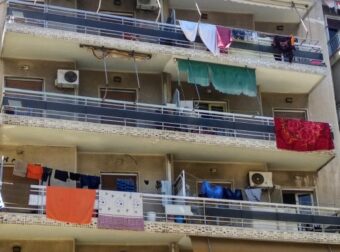 Το σούπερ tip για να στεγνώνετε γρήγορα τα ρούχα σας τις βροχερές μέρες! – Σπίτι