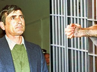 «Η τιμωρία των φυλακών»: 5 Δολοφόνοι στην Ελλάδα που “αυτοκτόνησαν” μέσα στο κελί τους