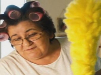 Κρήτη: Η… αθάνατη Ελληνίδα μάνα που ρίχνει το facebook με τις ατάκες στον γιο της