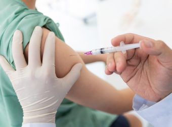 Εμβόλιο εποχικής γpίπης: Πότε πρέπει να χορηγείται και σε ποιες ομάδες πληθuσμού