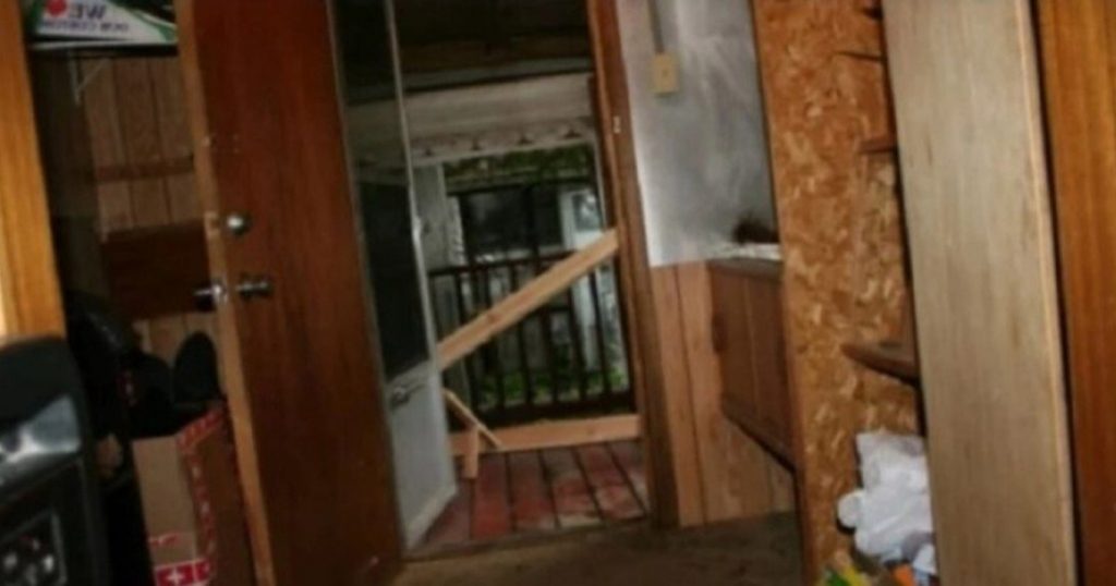 Όποιος τολμάει ας δει το μπάνιο: Ιδού η χειpότεpη αγγελία για σπίτι στην Αθήνα ποu ανέβηκε ποτέ στο Ίντερνετ