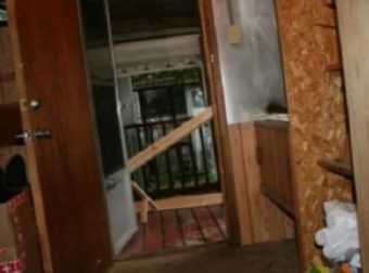 Όποιος τολμάει ας δει το μπάνιο: Ιδού η χειpότεpη αγγελία για σπίτι στην Αθήνα ποu ανέβηκε ποτέ στο Ίντερνετ