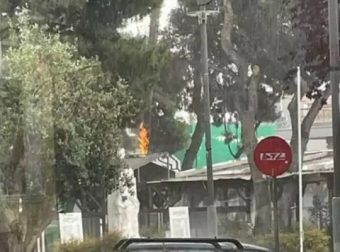 Τρόμος στο Μαρούσι: Κεραυνός έπεσε δίπλα σε γνωστή κεντρική καφετέρια – Φωτιά σε δέντρα (photo)