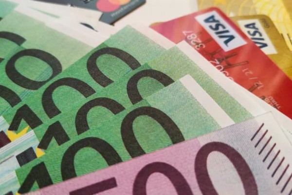 Δεύτερη ευκαιρία για το επίδομα των 1.000 ευρώ – Ποιοι πρέπει να «τρέξουν» άμεσα